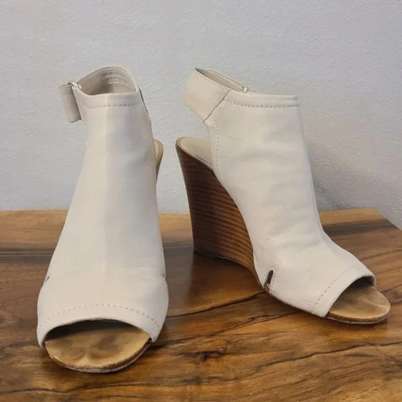 Rag & Bone Wembley Wedge Bone Colored Sandals - Picture 2 of 16